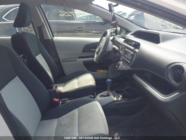 JTDKDTB34E1560935 Toyota Prius
