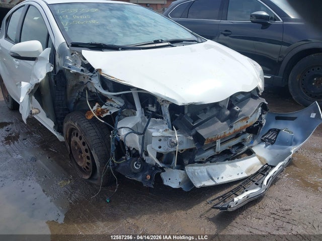 JTDKDTB34E1560935 Toyota Prius