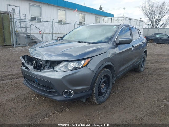 JN1BJ1CRXJW289329 Nissan Qashqai S/sl/sv