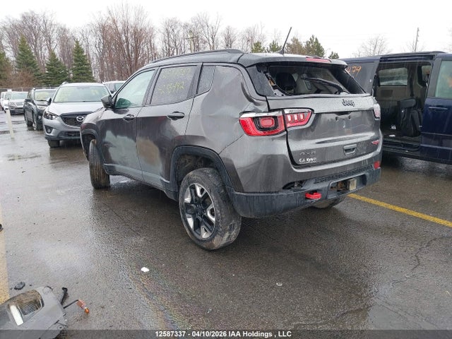 3C4NJDDB1JT255492 Jeep Compass Trailhawk