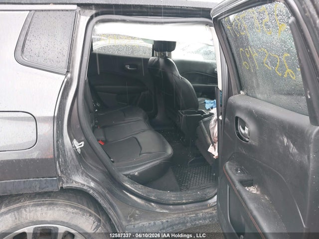 3C4NJDDB1JT255492 Jeep Compass Trailhawk