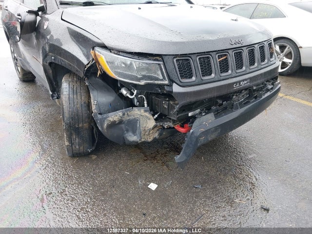 3C4NJDDB1JT255492 Jeep Compass Trailhawk