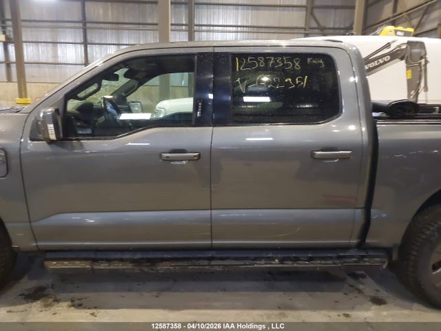 12587358 :رقم المزاد ، 1FTVW1ELXPWG22951 vin ، 2023 Ford F-150 Lightning Lariat مزاد بيع