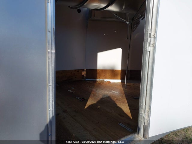 54BNA3326P1326640 Neo Enclosed Trailer