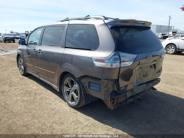2011 Toyota Sienna Sport მანქანა იყიდება აუქციონზე, vin: 5TDXK3DC4BS150501, აუქციონის ნომერი: 12587375