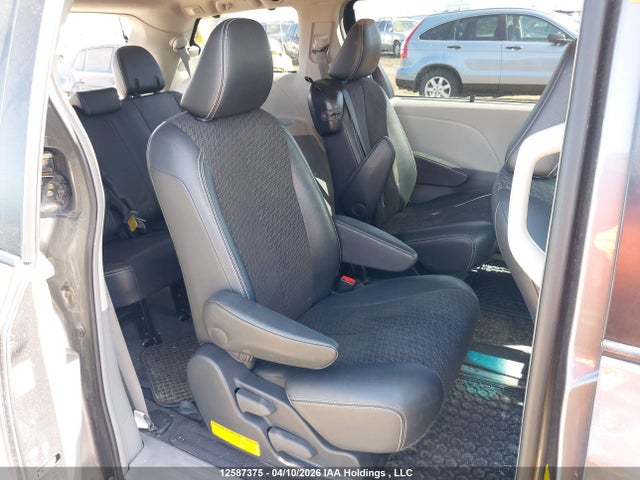 2011 Toyota Sienna Sport მანქანა იყიდება აუქციონზე, vin: 5TDXK3DC4BS150501, აუქციონის ნომერი: 12587375