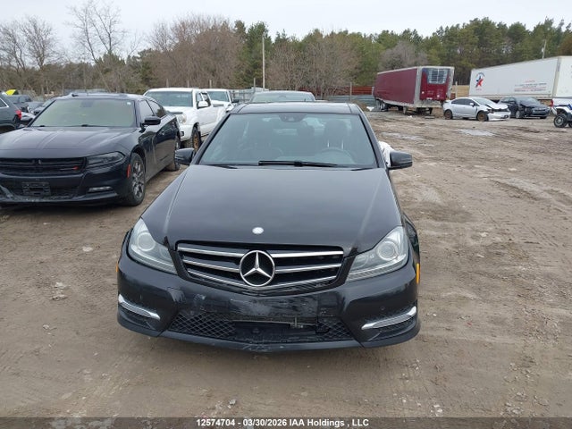 12574704 :رقم المزاد ، WDDGF8JB4EA916831 vin ، 2014 Mercedes-benz C 350 4matic مزاد بيع