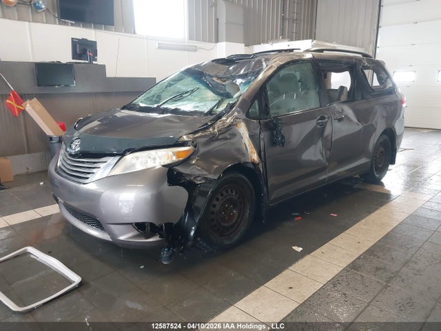 12587524 :رقم المزاد ، 5TDYK3DC1CS264333 vin ، 2012 Toyota Sienna Xle/limited مزاد بيع