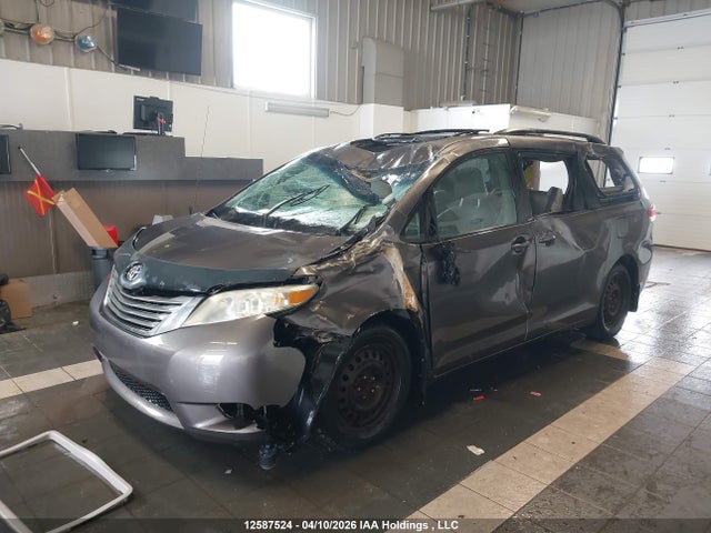12587524 :رقم المزاد ، 5TDYK3DC1CS264333 vin ، 2012 Toyota Sienna Xle/limited مزاد بيع