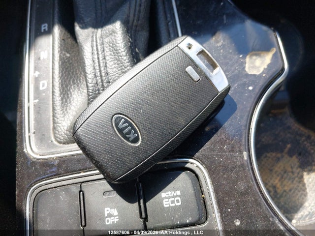 5XYKTDA77FG613688 KIA Sorento Lx V6