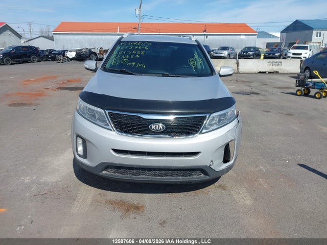 5XYKTDA77FG613688 KIA Sorento Lx V6