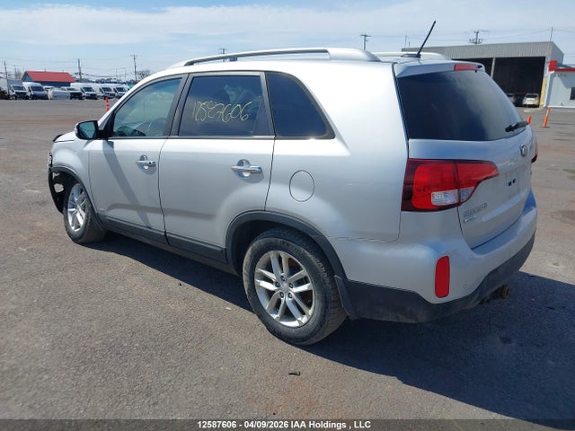 5XYKTDA77FG613688 KIA Sorento Lx V6