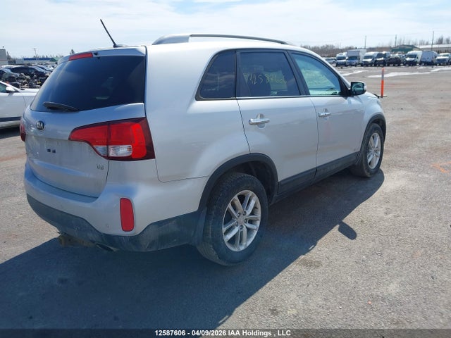 5XYKTDA77FG613688 KIA Sorento Lx V6