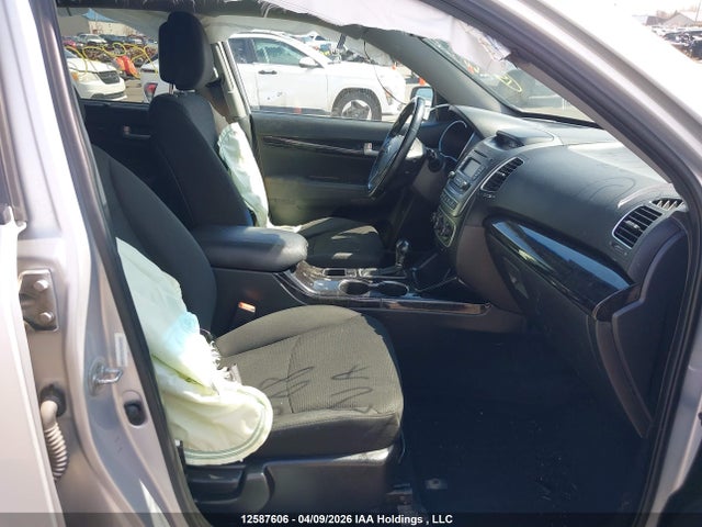 5XYKTDA77FG613688 KIA Sorento Lx V6