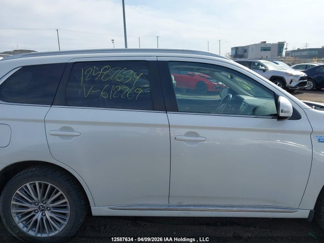 2022 Mitsubishi Outlander Phev Black Edition/gt/le/se მანქანა იყიდება აუქციონზე, vin: JA4J2VA76NZ612269, აუქციონის ნომერი: 12587634
