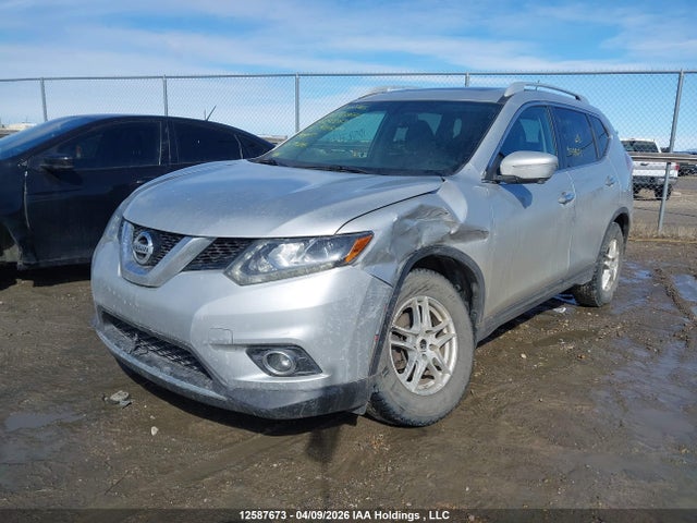 2015 Nissan Rogue S/sl/sv მანქანა იყიდება აუქციონზე, vin: 5N1AT2MV7FC848635, აუქციონის ნომერი: 12587673