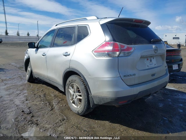 2015 Nissan Rogue S/sl/sv მანქანა იყიდება აუქციონზე, vin: 5N1AT2MV7FC848635, აუქციონის ნომერი: 12587673