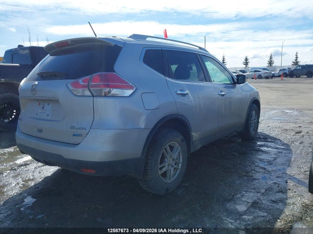 2015 Nissan Rogue S/sl/sv მანქანა იყიდება აუქციონზე, vin: 5N1AT2MV7FC848635, აუქციონის ნომერი: 12587673