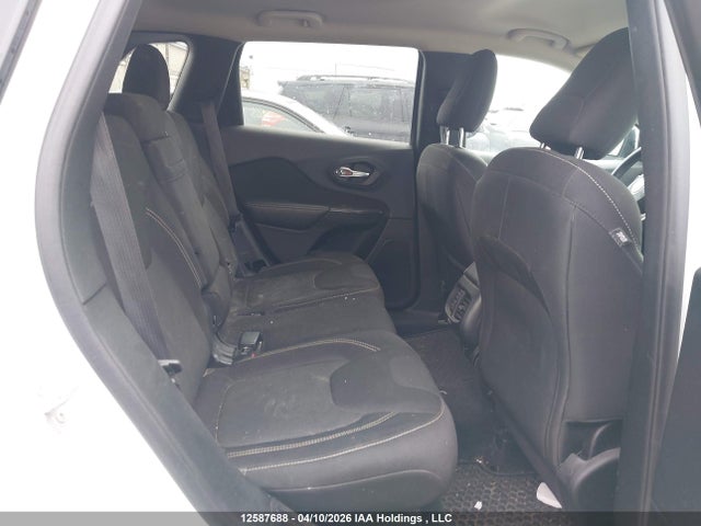 12587688 :رقم المزاد ، 1C4PJMCBXFW748518 vin ، 2015 Jeep Cherokee Latitude مزاد بيع