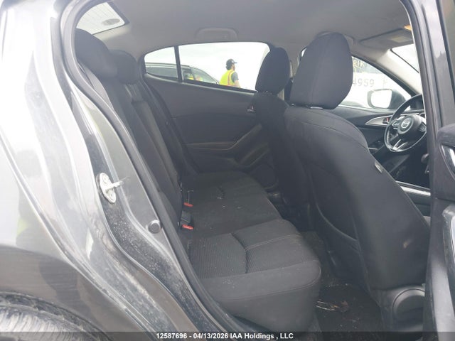 3MZBN1V70JM246175 Mazda MAZDA3