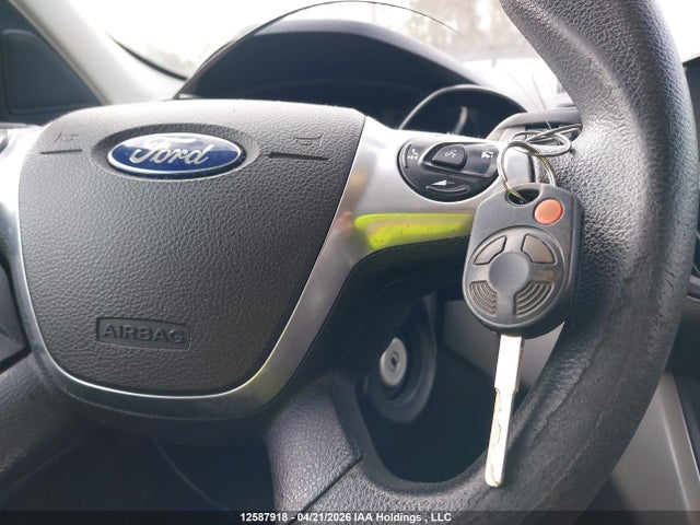 1FMCU0GX3FUA33978 Ford ESCAPE SE
