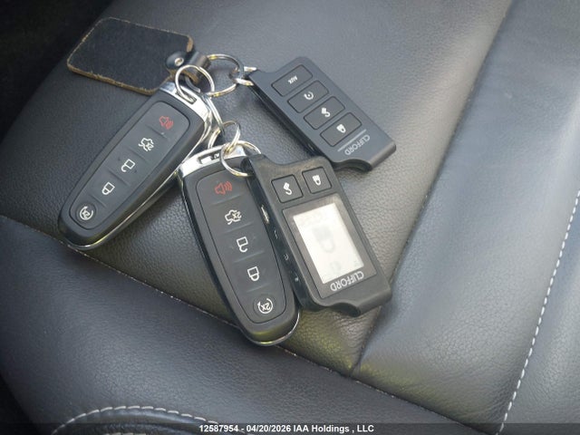 Продажа на аукционе авто 2015 Ford Escape Titanium, vin: 1FMCU9J97FUC70679, номер лота: 12587954