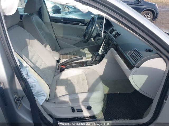 12588023 :رقم المزاد ، 1VWCN7A34EC049575 vin ، 2014 Volkswagen Passat 2.0 Tdi Highline مزاد بيع