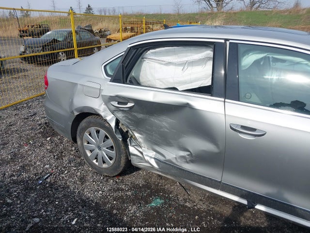12588023 :رقم المزاد ، 1VWCN7A34EC049575 vin ، 2014 Volkswagen Passat 2.0 Tdi Highline مزاد بيع