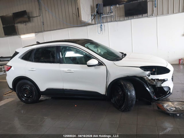 2021 Ford Escape Titanium მანქანა იყიდება აუქციონზე, vin: 1FMCU9J97MUA86369, აუქციონის ნომერი: 12588024