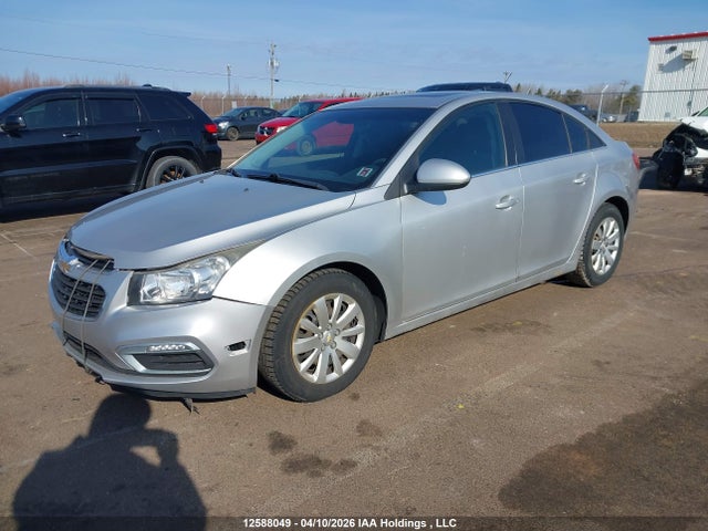 1G1PC5SBXF7289740 Chevrolet Cruze 1lt