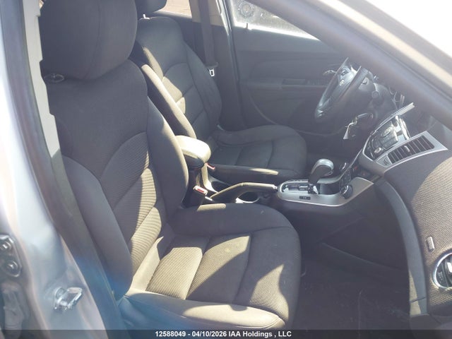 1G1PC5SBXF7289740 Chevrolet Cruze 1lt
