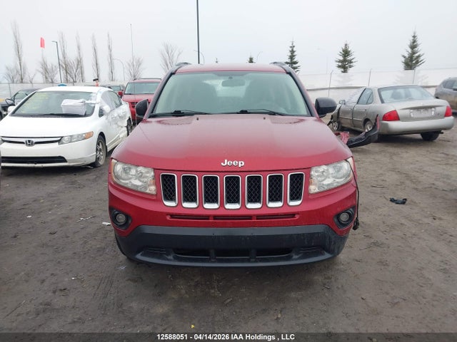 12588051 :رقم المزاد ، 1C4NJDAB1CD642637 vin ، 2012 Jeep Compass مزاد بيع