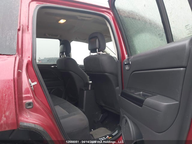 12588051 :رقم المزاد ، 1C4NJDAB1CD642637 vin ، 2012 Jeep Compass مزاد بيع