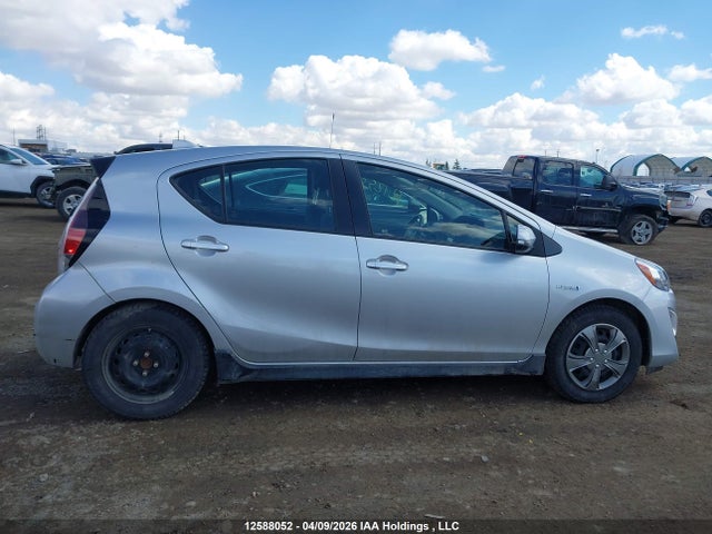 2017 Toyota Prius C მანქანა იყიდება აუქციონზე, vin: JTDKDTB31H1595193, აუქციონის ნომერი: 12588052