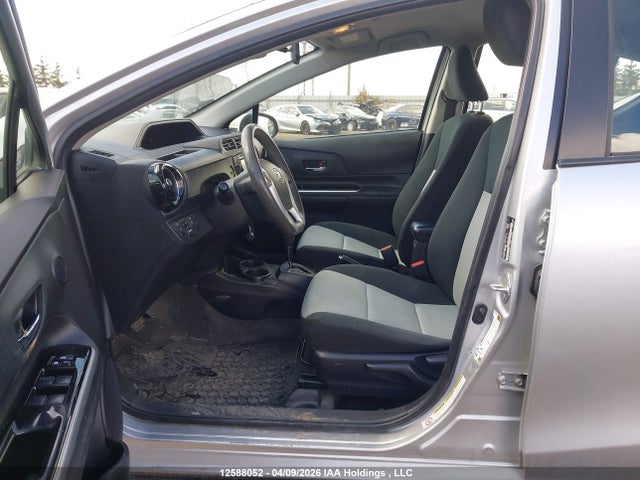 2017 Toyota Prius C მანქანა იყიდება აუქციონზე, vin: JTDKDTB31H1595193, აუქციონის ნომერი: 12588052