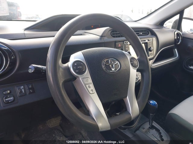 2017 Toyota Prius C მანქანა იყიდება აუქციონზე, vin: JTDKDTB31H1595193, აუქციონის ნომერი: 12588052