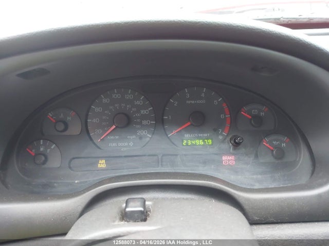 12588073 :رقم المزاد ، 1FAFP40422F113499 vin ، 2002 Ford Mustang مزاد بيع