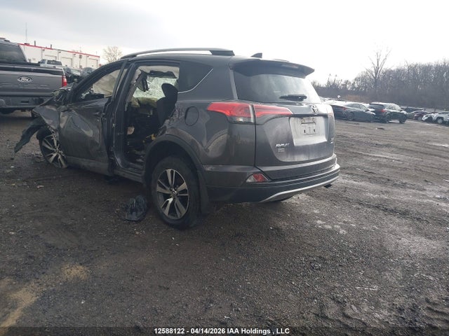 JTMRFREV3JJ736277 Toyota Rav4 Xle