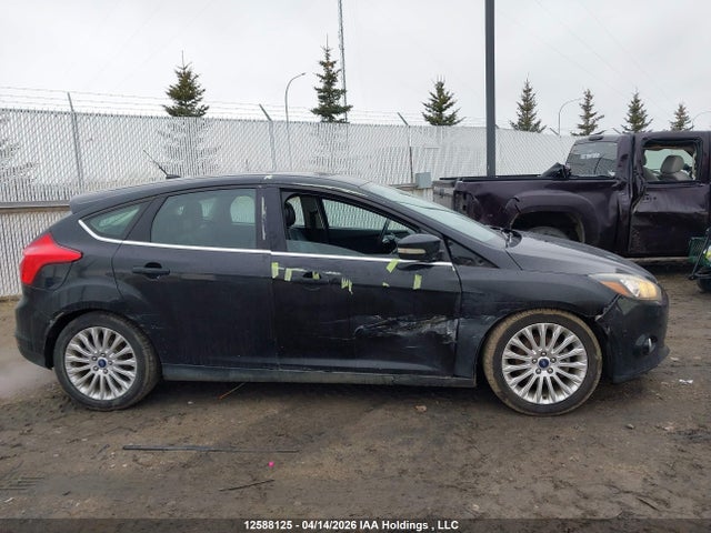 12588125 :رقم المزاد ، 1FAHP3N27CL438372 vin ، 2012 Ford Focus Titanium مزاد بيع