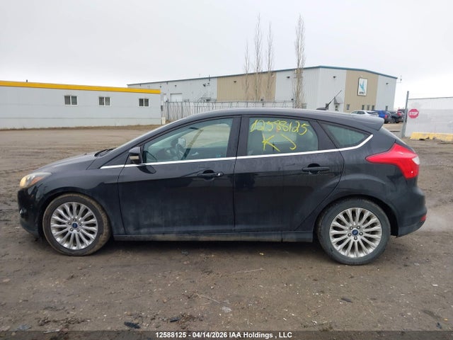 12588125 :رقم المزاد ، 1FAHP3N27CL438372 vin ، 2012 Ford Focus Titanium مزاد بيع
