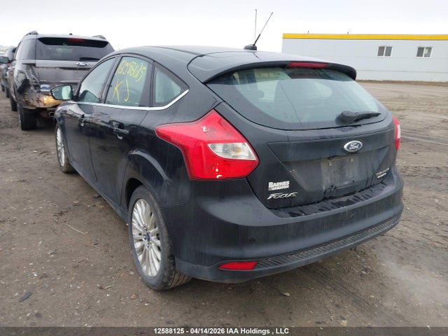 12588125 :رقم المزاد ، 1FAHP3N27CL438372 vin ، 2012 Ford Focus Titanium مزاد بيع