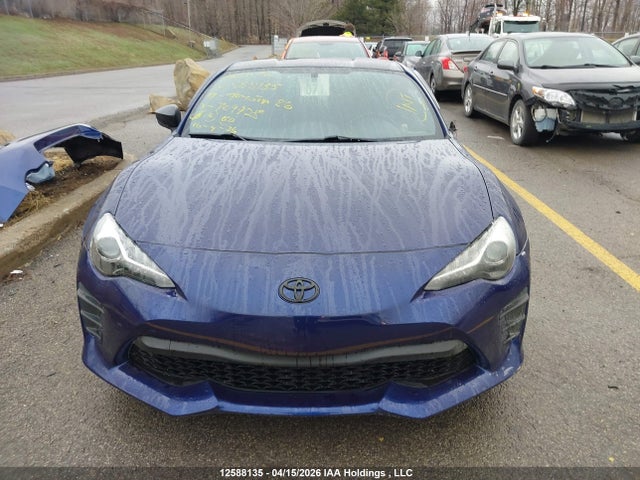JF1ZNAA16H8709928 Toyota 86 Special Edition