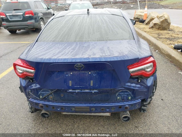 JF1ZNAA16H8709928 Toyota 86 Special Edition