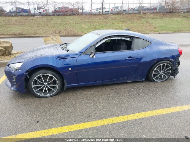 JF1ZNAA16H8709928 Toyota 86 Special Edition
