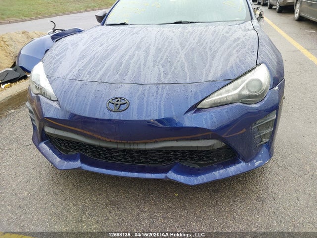JF1ZNAA16H8709928 Toyota 86 Special Edition