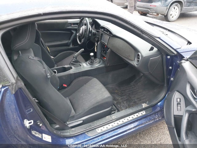 JF1ZNAA16H8709928 Toyota 86 Special Edition
