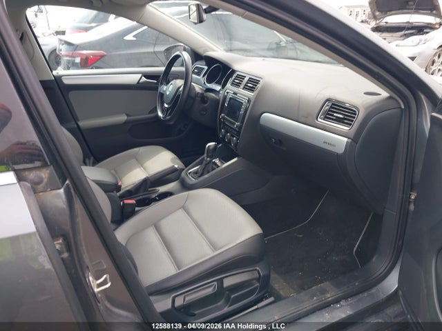 3VW637AJ4GM359664 Volkswagen Jetta Hybrid/sel Premium