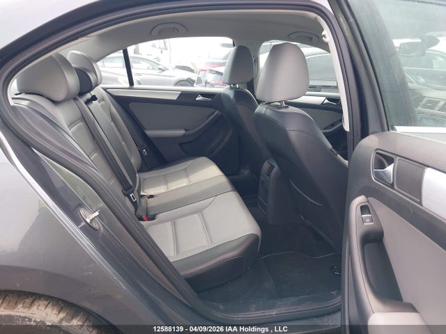 3VW637AJ4GM359664 Volkswagen Jetta Hybrid/sel Premium