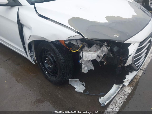 5NPD74LF0HH090172 Hyundai Elantra Le