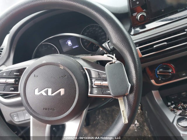 KNDEPCAA7P7426988 KIA Seltos Lx